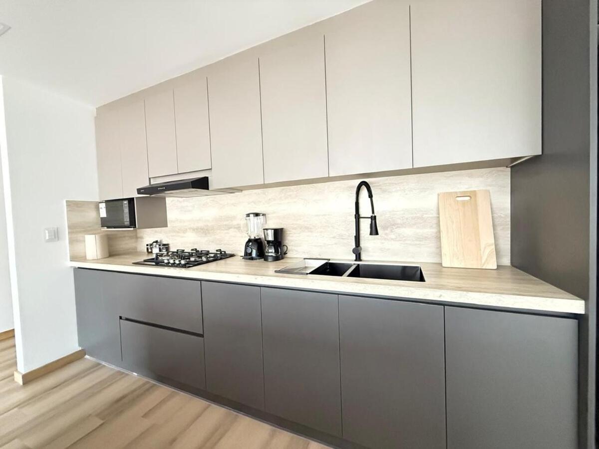 Impresionante Suite Doble A Estrenar En Cuenca Luaran gambar