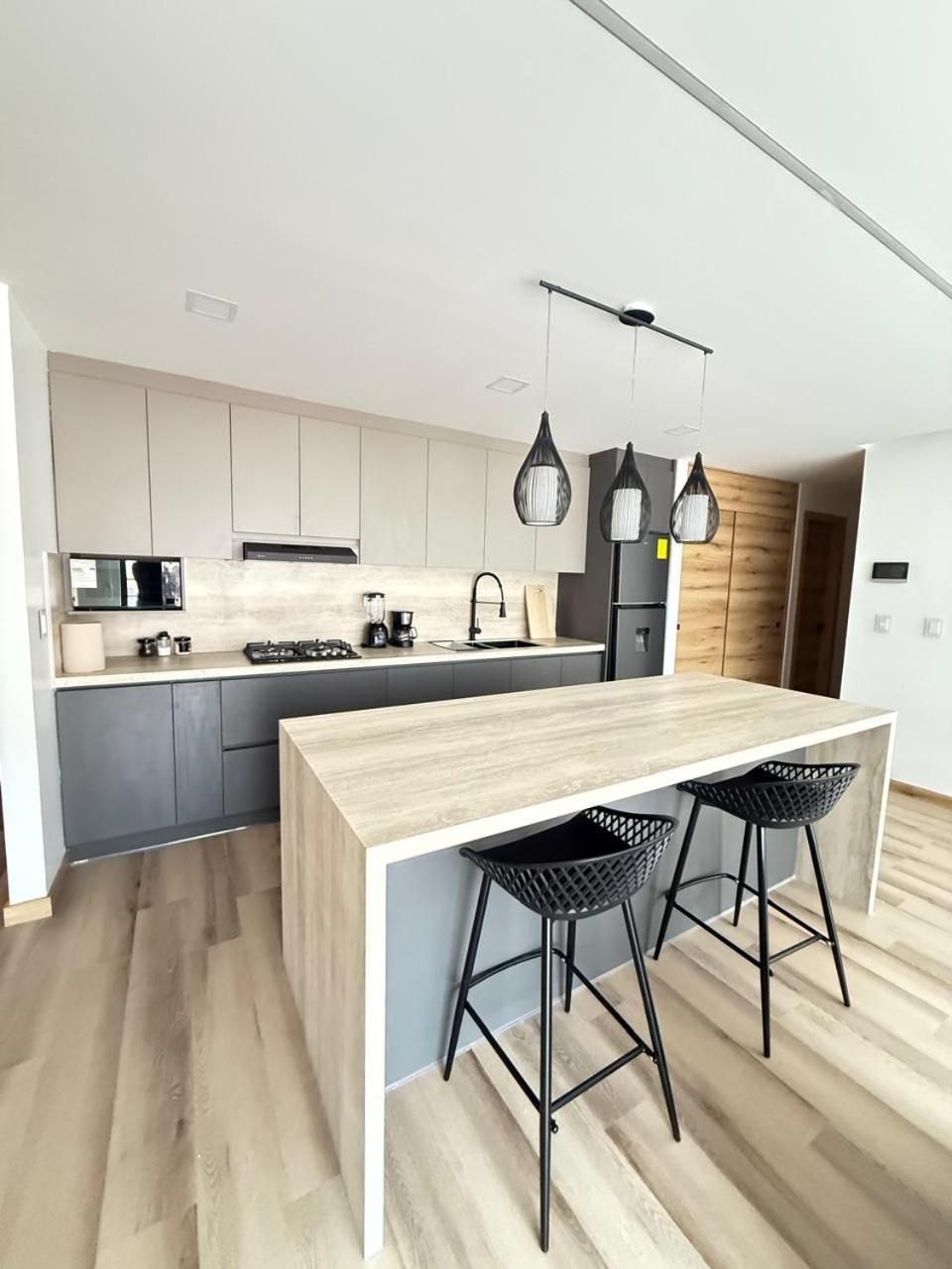 Impresionante Suite Doble A Estrenar En Cuenca Luaran gambar